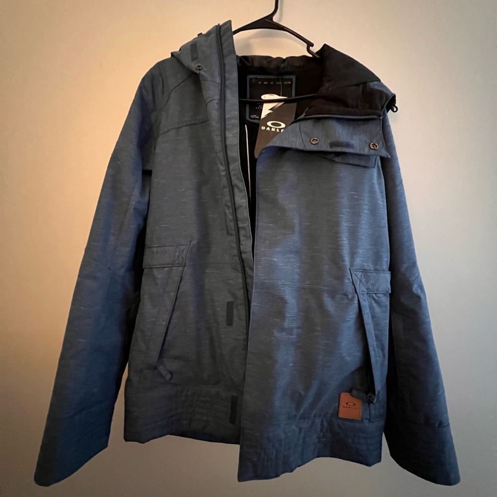 NWT Oakley xs blue coat